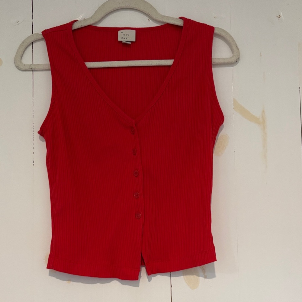 Red ribbed button front v-neck top